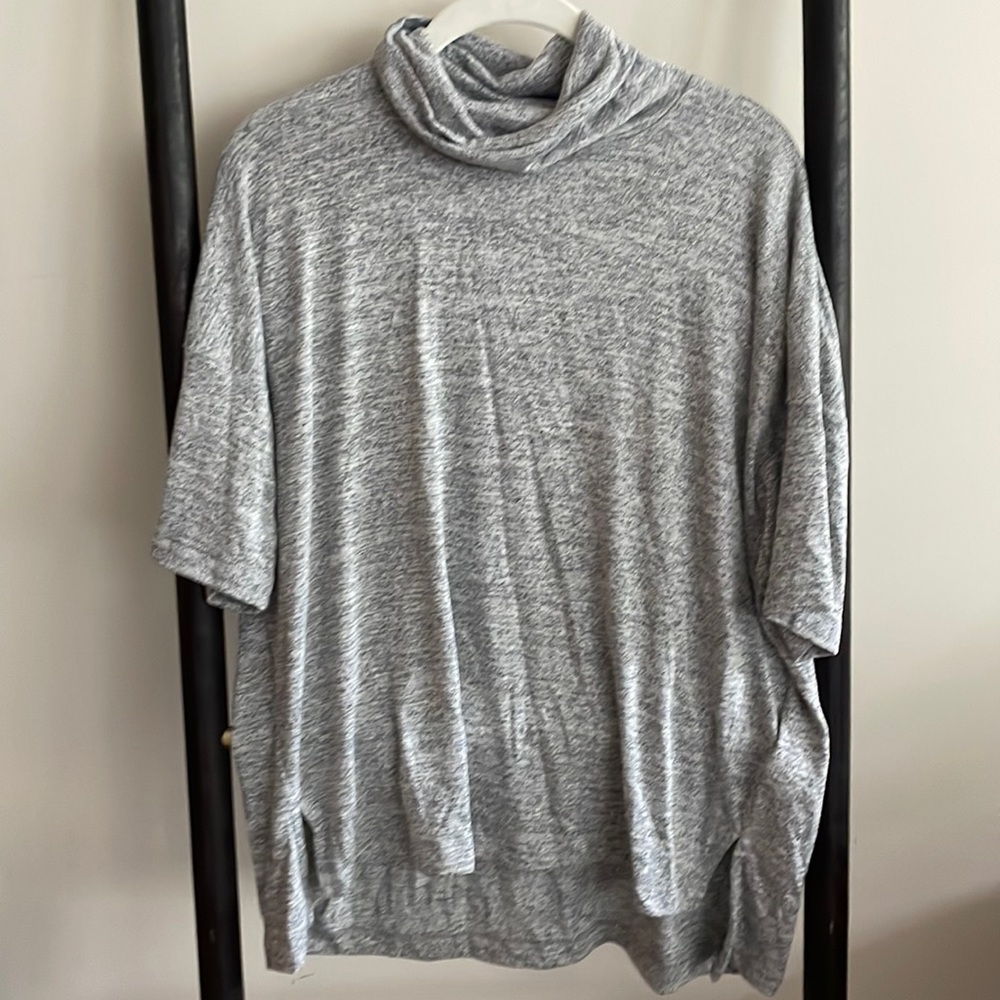 Size small Heather grey short sleeve turtleneck sweater